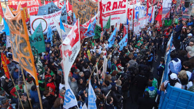 アルゼンチンで現政権への反発をあらわにするデモ隊（写真＝CTA）