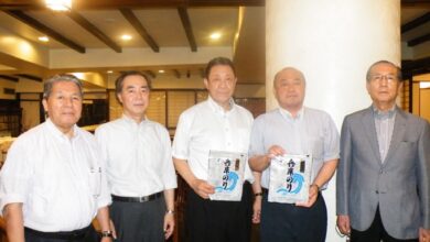 左から尾西、中野、突々、藤澤、多田各氏