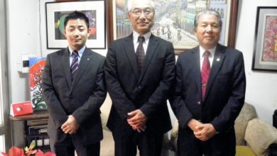 （左から）駐伯社員の中西恒彦さん、竹内理事、兵庫県人会の尾西顧問