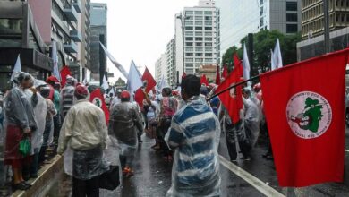 聖市パウリスタ大通りでデモを行う農地占拠運動（ＭＳＴ）（André Tambucci/Fotos Públicas）