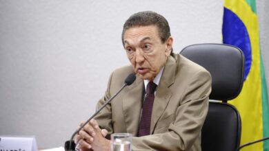 立場が苦しくなったロボン前鉱山動力相(Edilson Rodrigues/Agência Senado)