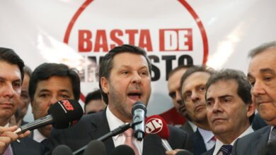 連邦政府の増税案に真っ向から反対表明する議員たち（Foto: Lula Marques/Agência PT）