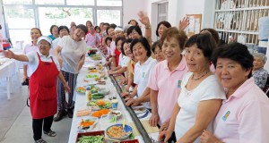 最後に絆寿司をまいて団結心を高めた皆さん