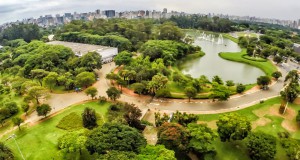 聖市民憩いの公園の平穏は守られるのか（Rafael Neddermeyer/Fotos Publicas）