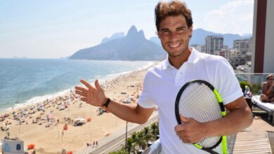 イパネマ海岸を背に微笑むラファエル・ナダル（FotoJump/Rio Open2016）