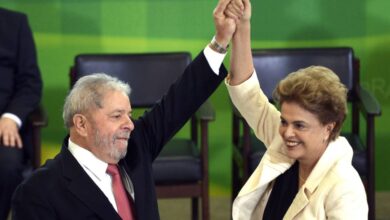 官房長官就任式で嬉しそうなルーラとジウマ（Foto: José Cruz/Agência Brasil）