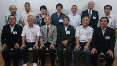 山田会長（前列左から４人目）ら新役員