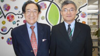 利用を呼びかける坂和副会長、渡辺診療部長