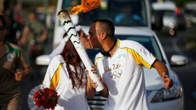 恋人同士から婚約者同士になったばかりの共同作業となった聖火リレー（Rio 2016/André Luiz Mello）