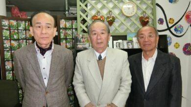 （左から）日下野理事、田呂丸会長、山田前会長