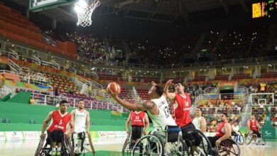 車いすを巧みに操り迫力満点のプレーを見せる選手達（Tomaz Silva/Agencia Brasil）