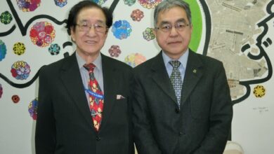 (左から)坂和副会長、土井委員長