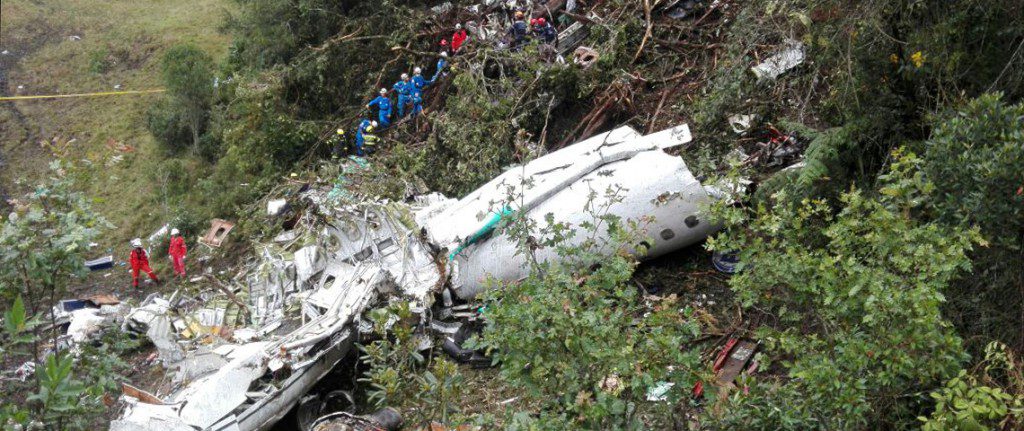 シャペコエンセの選手達を乗せた飛行機は、メデリン市付近の山岳地帯に墜落した(FUERZA AEREA COLOMBIANA)