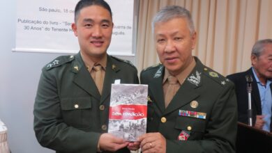 日系社会での普及を呼びかける松田ルイ・ユタカ陸軍少将と小野田エドアルド中尉