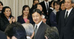 第５５回海外日系人大会の歓迎交流会に出席された皇太子さま＝１４年１０月、東京・永田町の憲政記念館（共同）