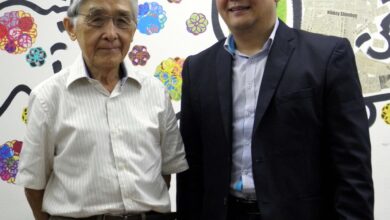 来社した山添評議員、中岡副会長