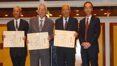 左から鈴木さん、諸石さん、山瀬さんと濱田事務所長