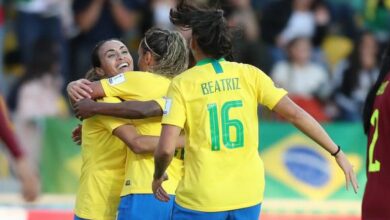 ベネズエラ代表戦で得点し喜ぶ、ブラジル女子代表のエース、マルタ（左）（CBF/Direitos reservados）