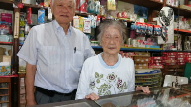 （左から）忠昌さん、トキ子さん