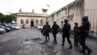 昨年１月にマナウスの刑務所制圧に入った軍警（Marcelo Camargo/Agencia Brasil）