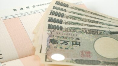 一万円札と通帳