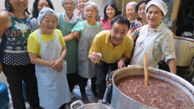 婦人部らの皆さん（右端が角南会長）