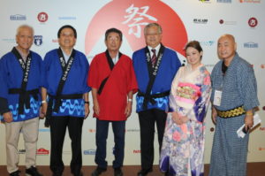 今年のリオ祭り。乾杯の音頭をとった松浦会長（Foto Aldo Shiguti）