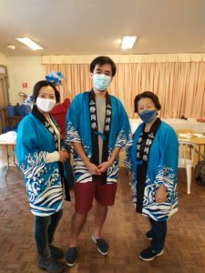 静岡県人会の皆さん（右が川崎ヘレナさん、真ん中が野村さん）