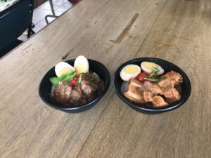 角煮丼と牛タン丼